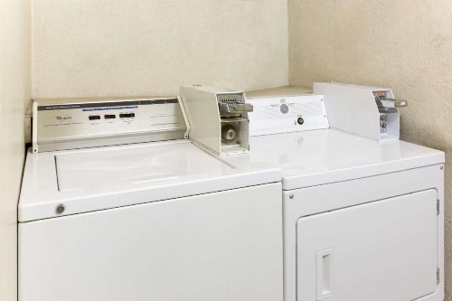 Super 8 by Wyndham Bossier City/Shreveport Area image 19